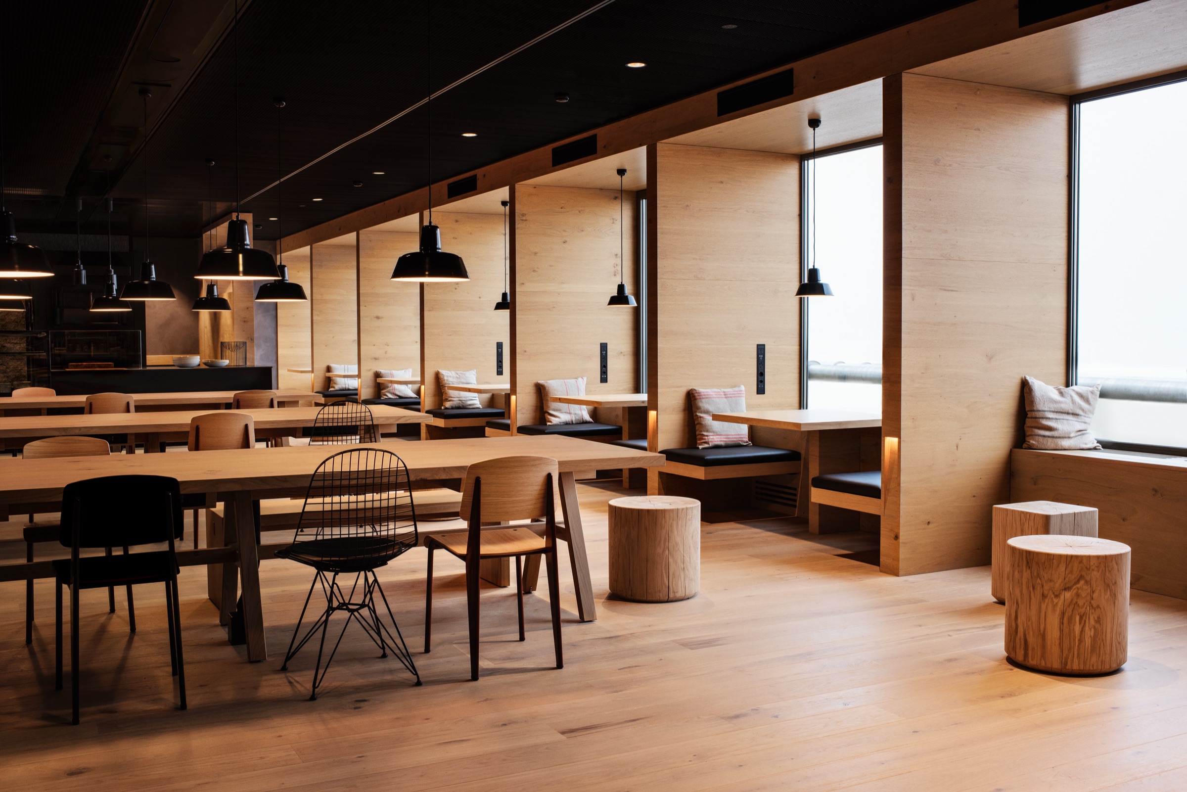 SWISS Alpine Lounge ZRH — photo 2 of 4