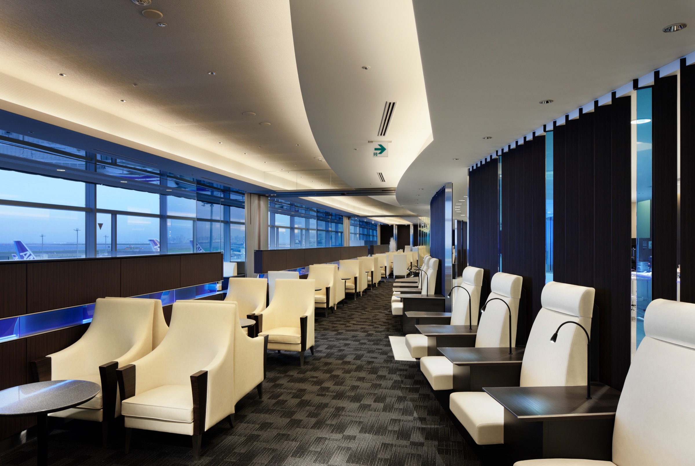 ANA Suite Lounge Haneda Domestic HND — photo 4 of 6